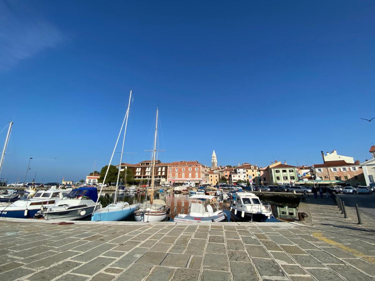 Apartma Sinitus Izola Exteriör bild
