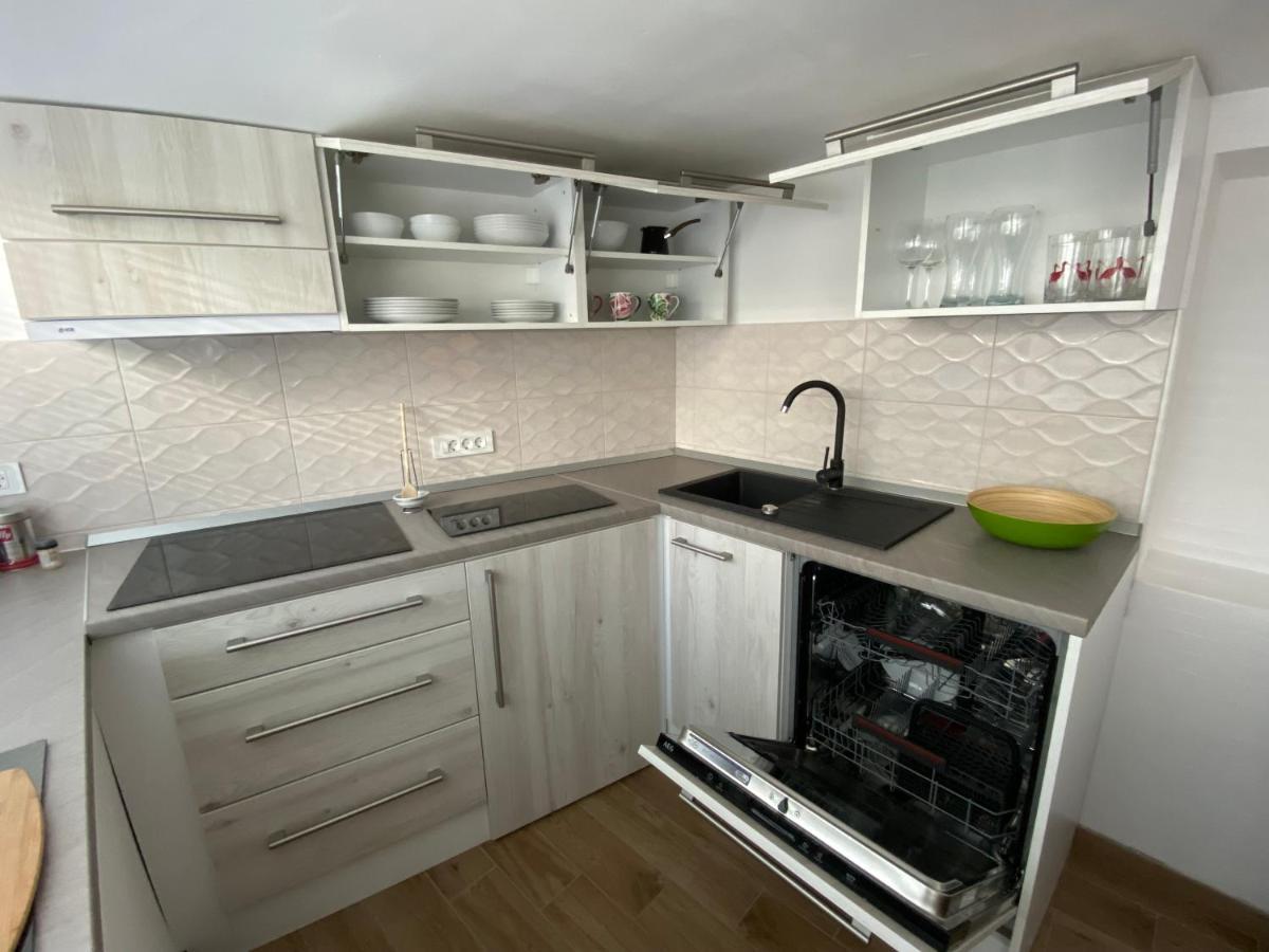 Apartma Sinitus Izola Exteriör bild