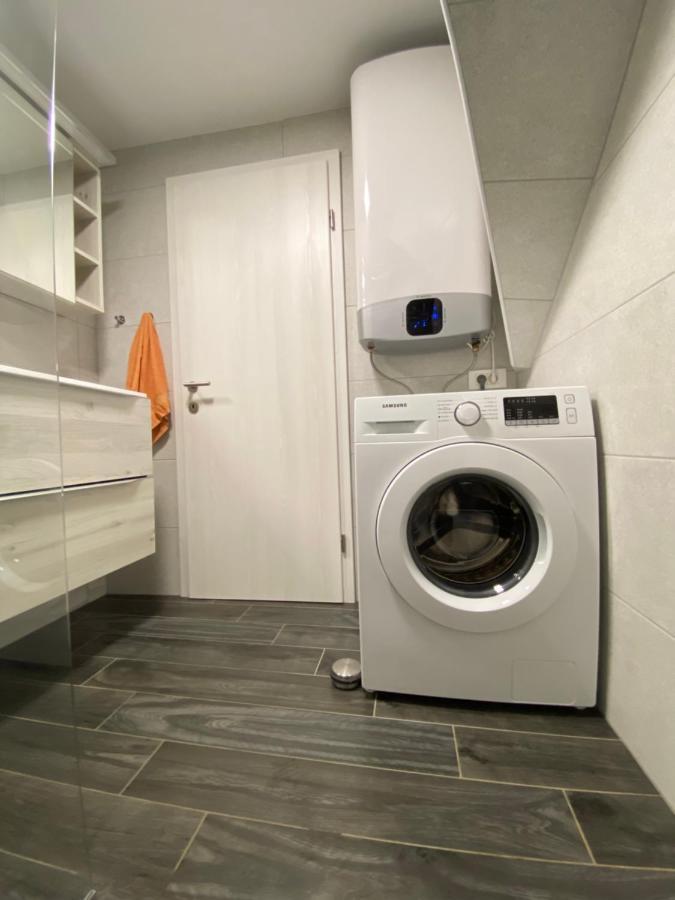 Apartma Sinitus Izola Exteriör bild
